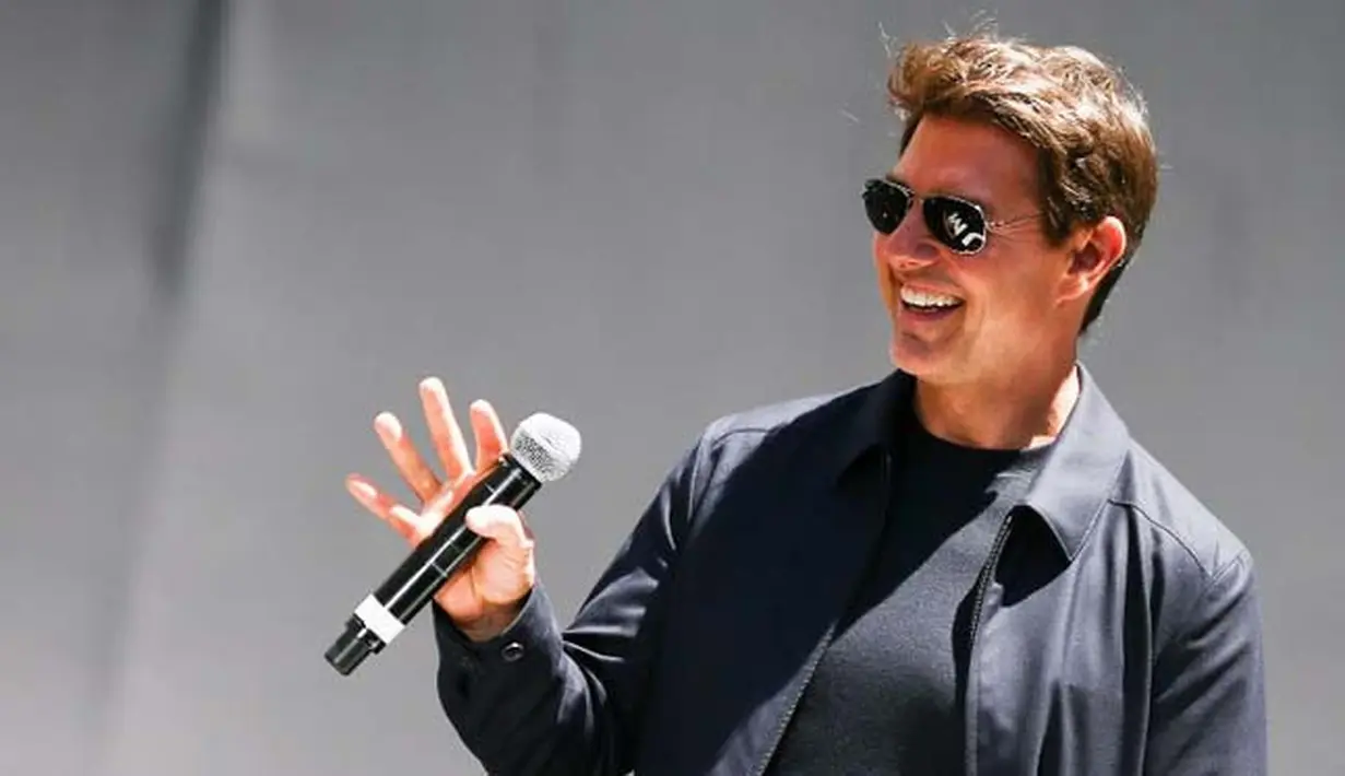 Wajah tampan yang dimiliki seorang aktor ternama ternyata bukan jaminan untuk tak mendapat cibiran publik. Hal ini terjadi pada Tom Cruise yang selama ini dikenal sebagai sosok yang punya banyak idola. (AFP/Rich Furry)