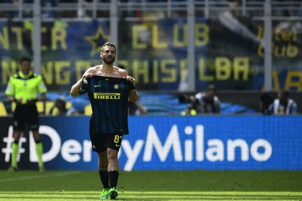 Inter Milan menolak pinangan Chelsea untuk Antonio Candreva. (AFP/Miguel Medina)