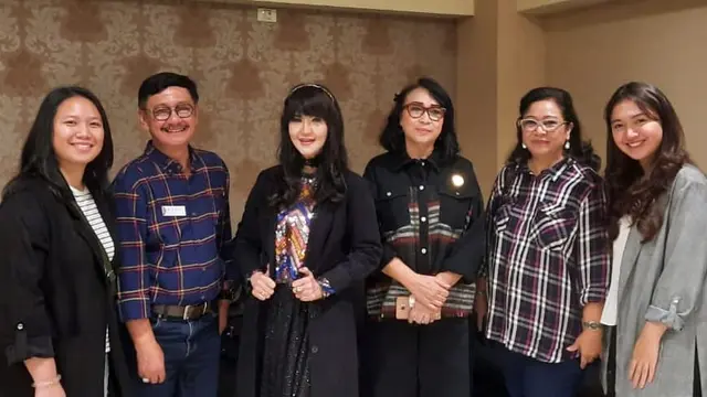 Potret Keseruan Ita Purnamasari Dalam Memeriahkan Acara HUT ALAS yang Ketiga