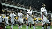 Gelandang Bali United, Fadil Sausu, menilai timnya memiliki peluang yang terbuka lebar untuk lolos dari fase grup Piala AFC 2018. (Twitter/@BaliUtd)