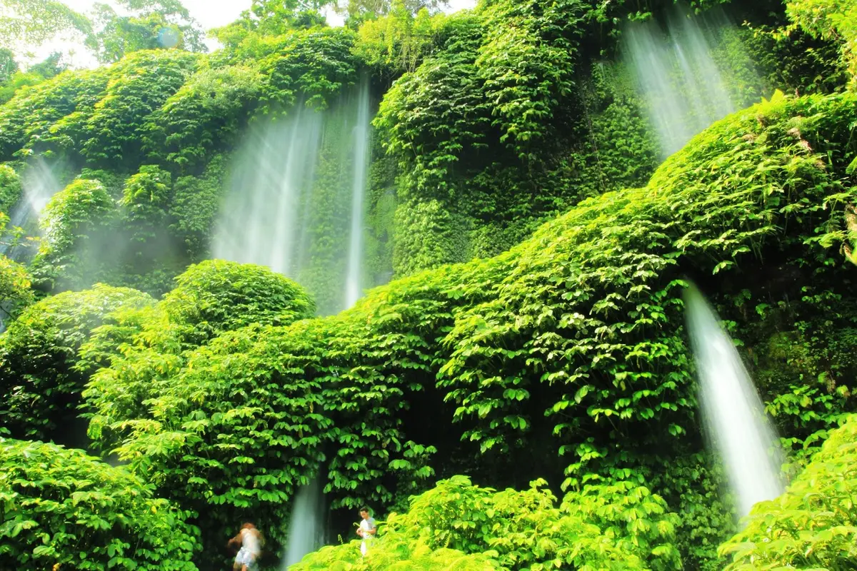 Benang Kelambu, Pesona Air Terjun di Lereng Gunung Rinjani