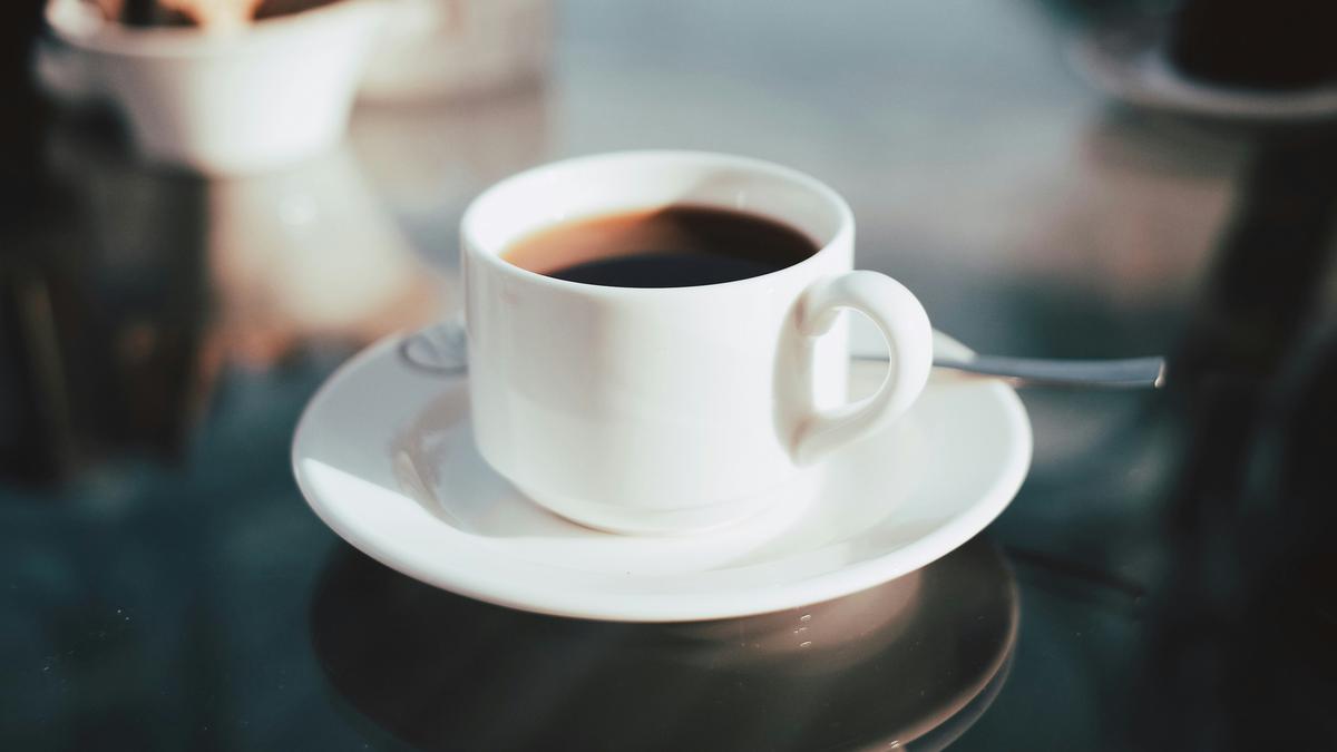Studi Terbaru: Mikroplastik Tertinggi Ada di Teh dan Kopi Panas