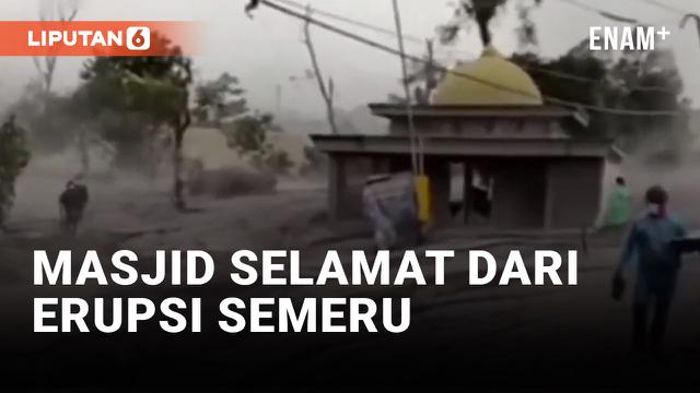 Mashallah, Sebuah Masjid Masih Berdiri Kokoh Usai Erupsi Semeru