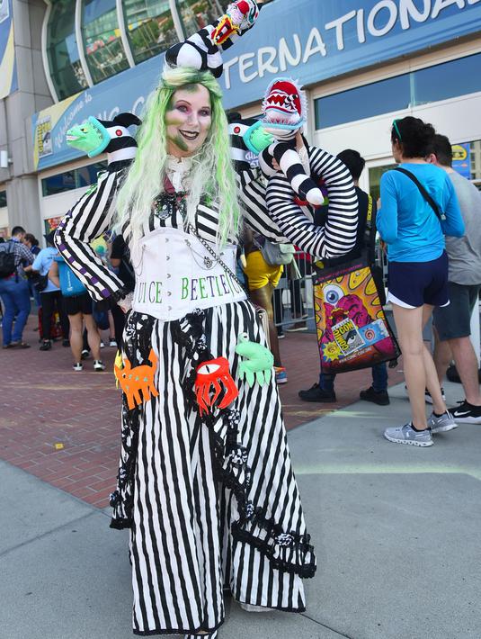 Sejumlah aktor, pembuat film, penulis dan ilustrator buku komik, serta para penggemar datang ke San Diego Convention Center untuk menghadiri malam pratinjau Comic-Con International. (Richard Shotwell/Invision/AP)