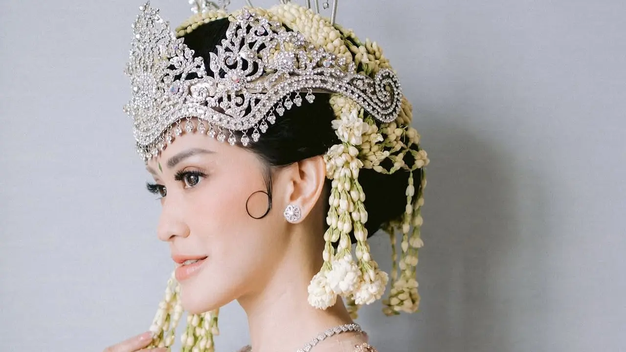 Pesona Makeup Look Elma Agustin di Hari Pernikahan