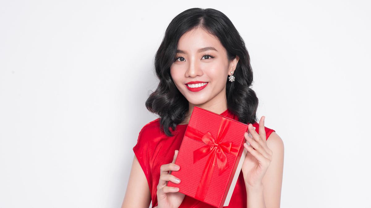 Ide Kado Imlek yang Elegan untuk Calon Mertua, Skincare Bisa Jadi Pilihan Aman