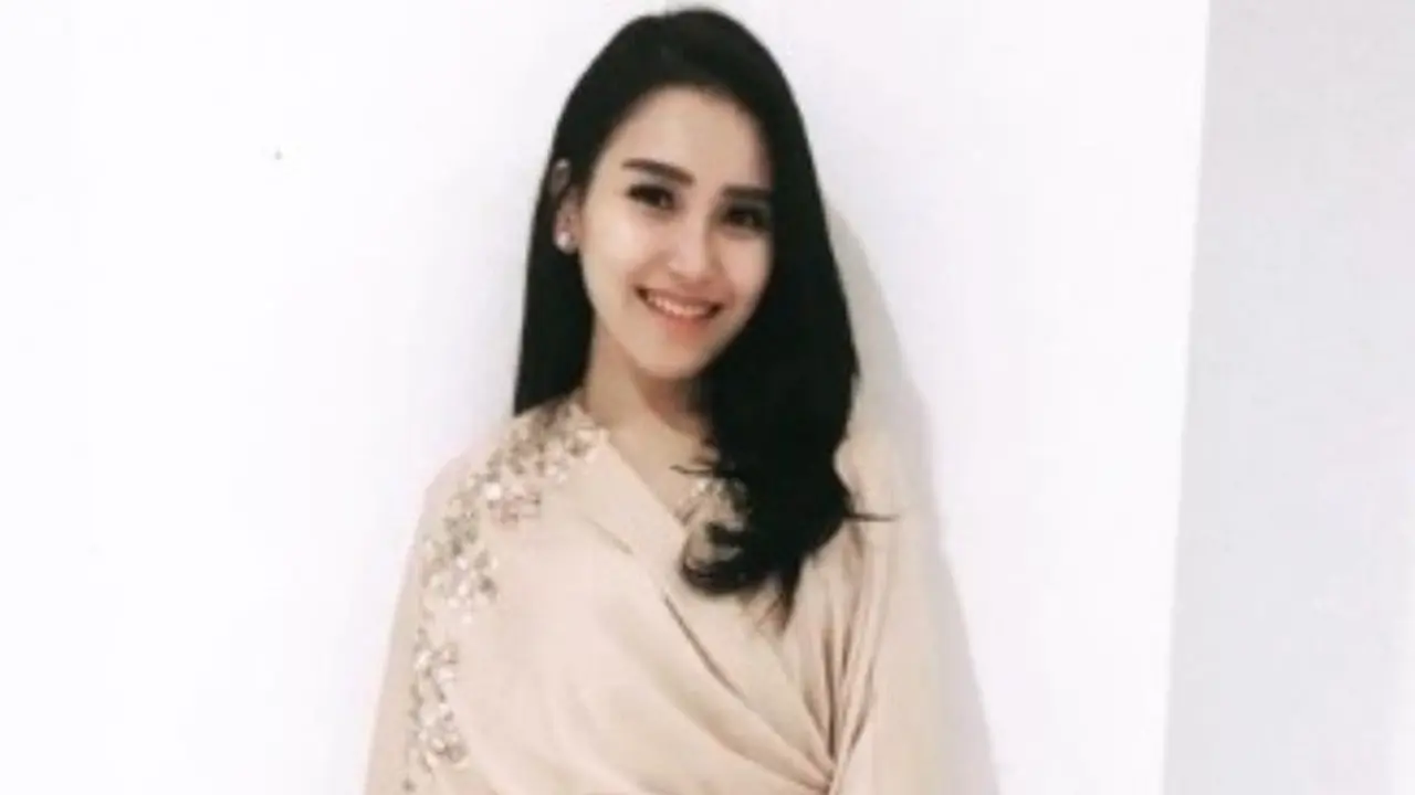 [Bintang] Ayu Ting Ting