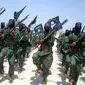 Militan al-Shabab berlatih di Somalia (AP/Mohamed Sheikh)