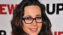 Komedian Janeane Garofalo melakukan operasi pengecilan payudara ada usia 20an karena tak nyaman miliki payudara besar dan tubuh kecil. (STEPHEN LOVEKIN / GETTY IMAGES NORTH AMERICA / AFP)