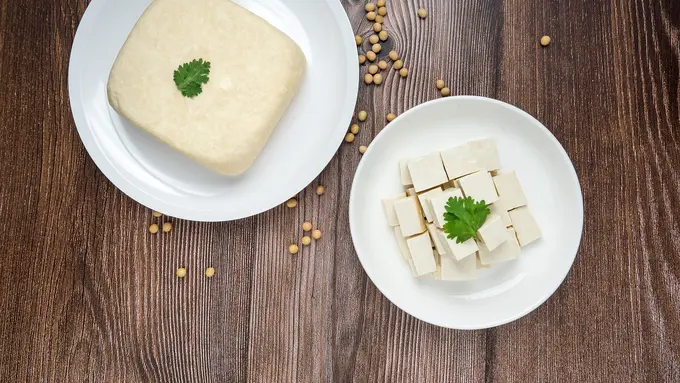 Cara Menjaga Tahu Tetap Utuh Saat Dimasak