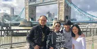 Iis Dahlia dan Keluarga (Instagram/isdadahlia)