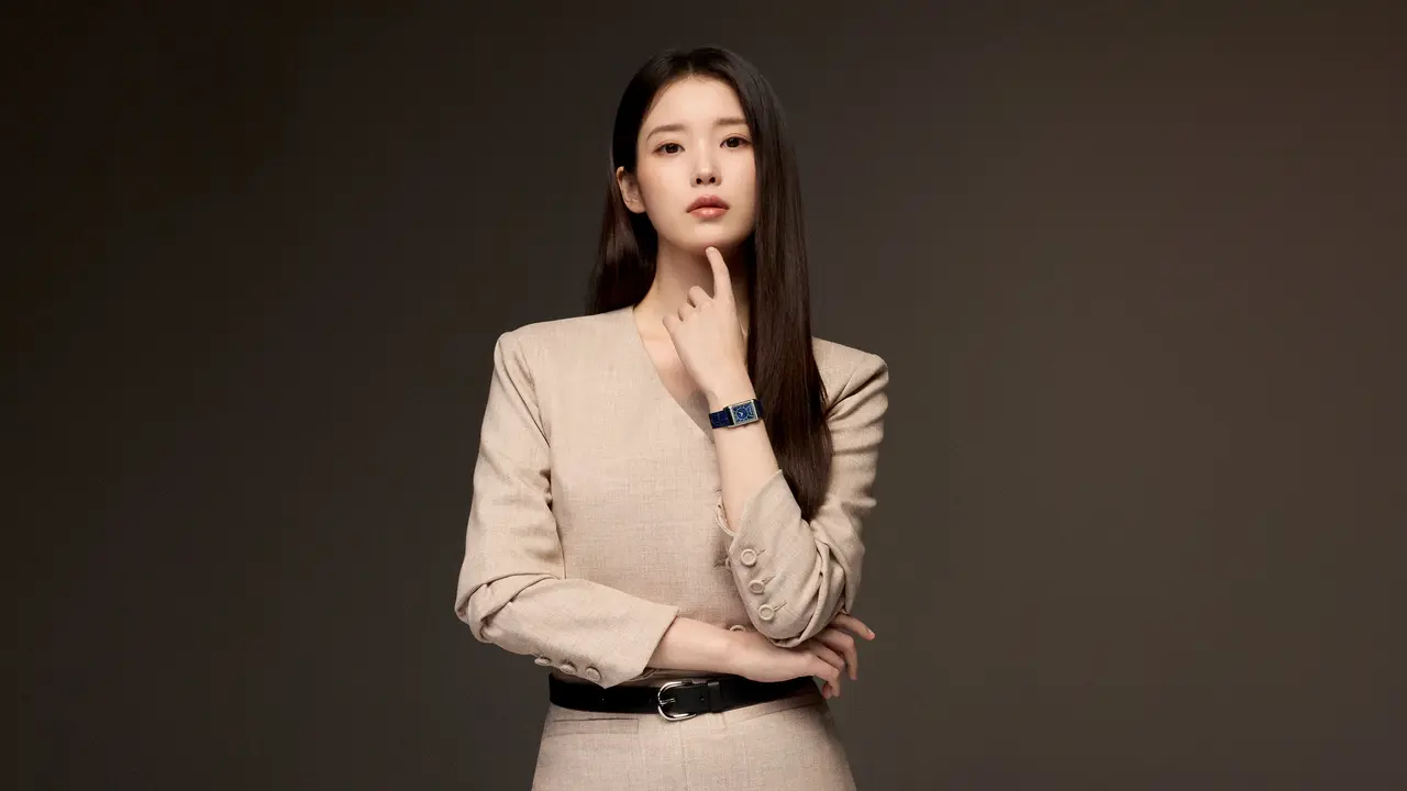 IU Resmi Jadi Global Ambassador Jaeger-LeCoultre dengan Gaya Formal Elegan