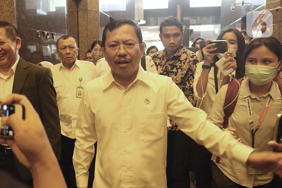 Pastikan Virus Corona, Menkes Terawan Datangi Gedung BRI