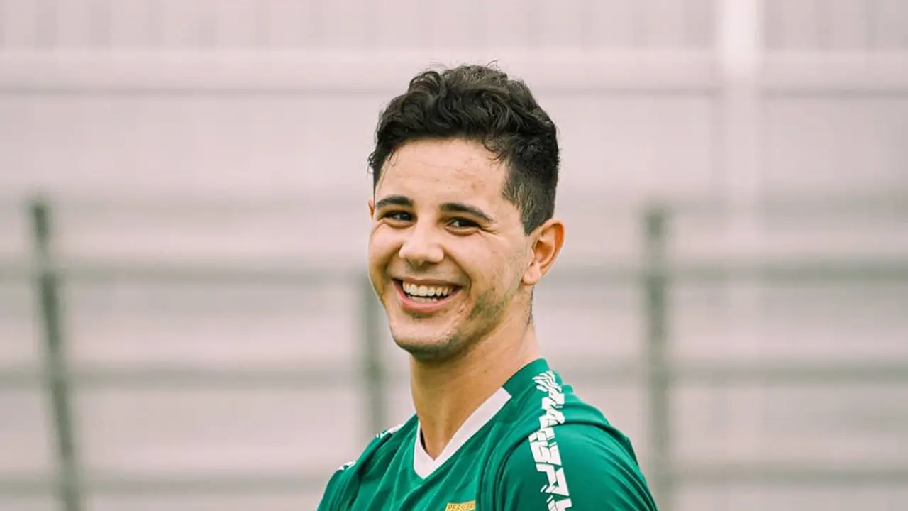 Aksi Bruno Moreira saat Latihan Bersama Persebaya Surabaya
