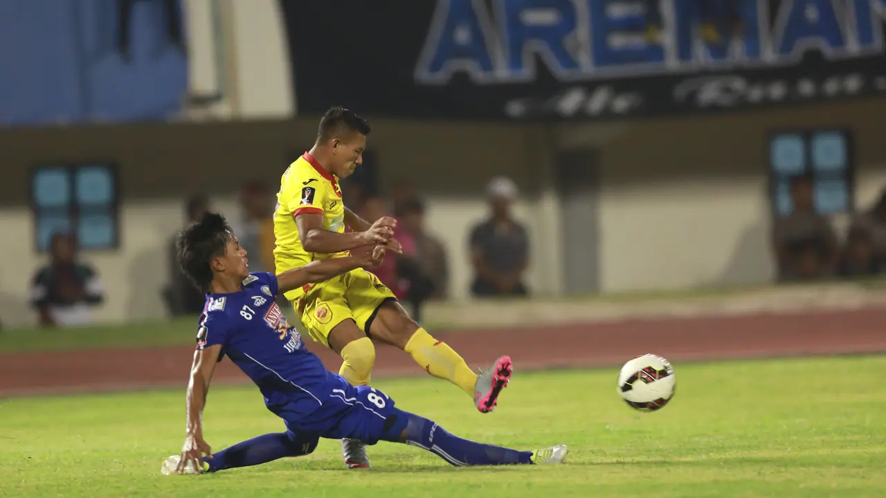 Aksi di Laga Sriwijaya FC vs Arema