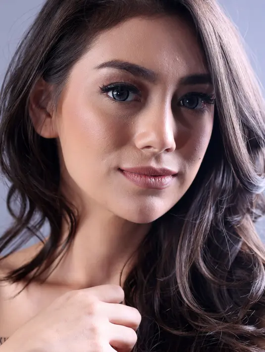 Celine Evangelista Santai Jawab Foto Telanjang Bersama Stefan William Photo Fimela Com