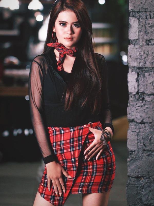 6 Potret Putri Sagita, Pelantun Lagu 'Gara-Gara Mas Al' (sumber: Instagram/putri_sagita_)