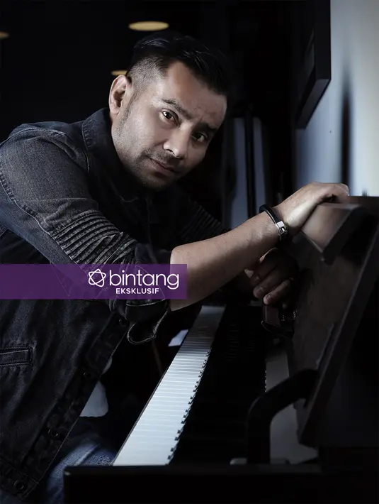 Judika juga mulai mengikuti ajang tingkat asia. Ia ikut dalam Asia Bagus tahun 1998 di Singapura. Dan berhasil menjadi juara 2. Setelah itu, ia membuat grup Antero Boys bersama dengan beberapa temannya. (Galih W. Satria/Bintang.com)