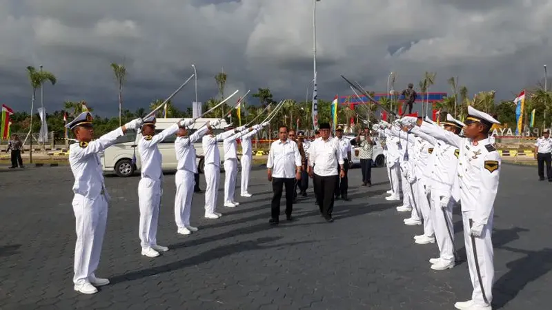 Menteri Perhubungan Budi Karya Sumadi mengunjungi Politeknik Pelayaran Sumatra Barat, Jumat (9/2/2018). (Ilyas/Liputan6.com)