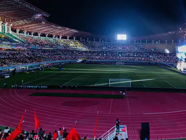 Suasana upacara pembukaan Piala Dunia U-17 2023 di Stadion Gelora Bung Tomo, Surabaya, Jawa Timur, Jumat (10/11/2023). Gelaran ini menandai pertama kalinya Indonesia menjadi tuan rumah Piala Dunia. (Liputan6.com/Faizal Fanani)