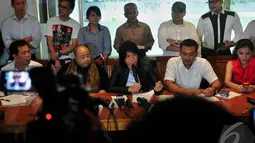 Gitaris Slank, Abdee Negara mengatakan pihaknya memaknai syukuran rakyat ini sebagai ungkapan rasa syukur seluruh rakyat Indonesia atas terselenggaranya Pemilu secara demokratis, Jakarta, Rabu (15/10/2014) (Liputan6.com/Johan Tallo)
