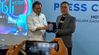 Ulang tahun Blibli.com yang ke-8 dihadari oleh Menteri Komunikasi dan Informatika Rudiantara (berbaju putih) dan CEO Blibli.com Kusumo Martanto. (Liputan6.com/ Agustin Setyo W).