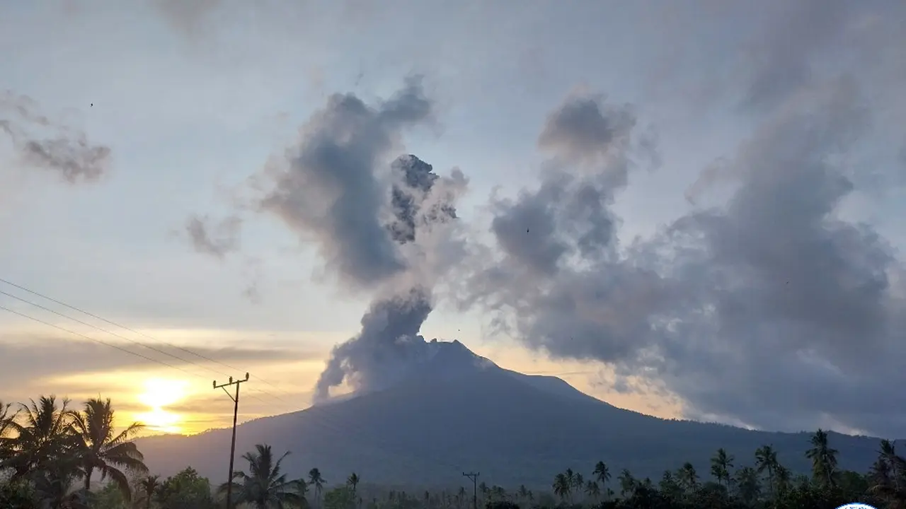Gunung Lewotobi Laki-laki