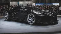 Bugatti La Voiture Noire memulai debut ke publik di Amerika Serikat setelah dibeli pembeli yang masih dirahasiakan (Dailymail)