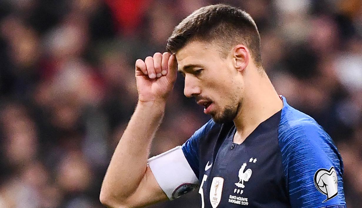Clement Lenglet - Nama top yang tak dibawa Deschamps untuk kualifikasi Piala Dunia 2022, yaitu Clement Lenglet. Bek Barcelona ini harus rela posisinya digusur oleh bek baru Bayern Munchen yakni Dayot Upamecano. (Foto: AFP/Franck Fife)