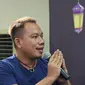 "Itu masa lalu, biarkan orang menilai. Yang penting saya di sini kerja, saya positif. Kalau ketemu, say hello aja, cuma hai gitu aja," kata Zaskia Gotik. (Bambang E.Ros/Bintang.com)