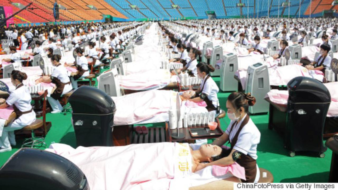 Wow, Cina Pecahkan Rekor Facial Paling Banyak di Dunia