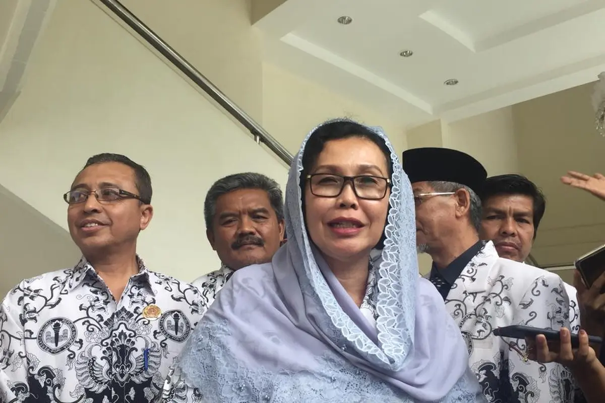 Ketua Umum PGRI Unifah Rosyidi