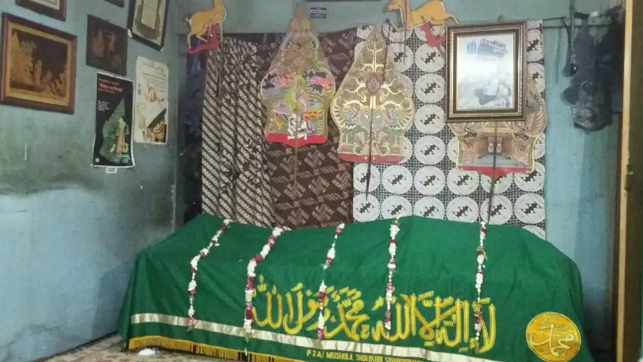 Dalang Wayang Kancil