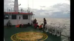 Basarnas melakukan pencarian hari kedua pesawat AirAsia lewat laut, Senin (29/12/2014). (Liputan6.com/Putu Merta Surya Putra)