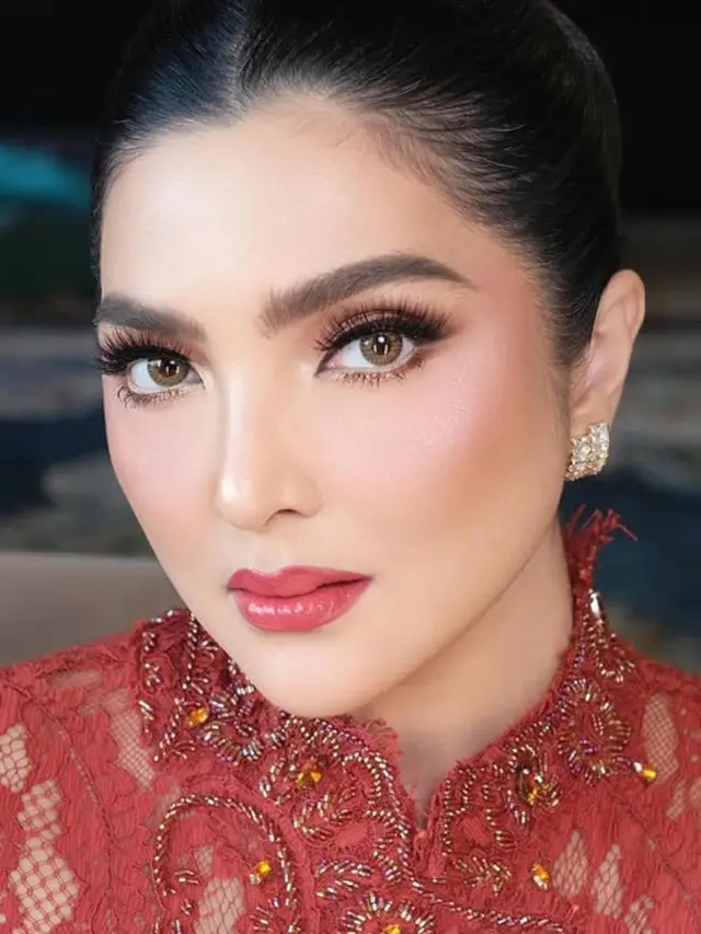 Riasan Serba Coral Ashanty, Aurel Hermansyah, dan Liza Natalia saat Kondangan Keluarga.