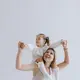 Pola asuh yang terlalu ekstrem baik terlalu mengontrol, maupun terlalu bebas tidak selalu menjadi pilihan terbaik. (Foto/dok: Pexels/Alina Matveycheva)