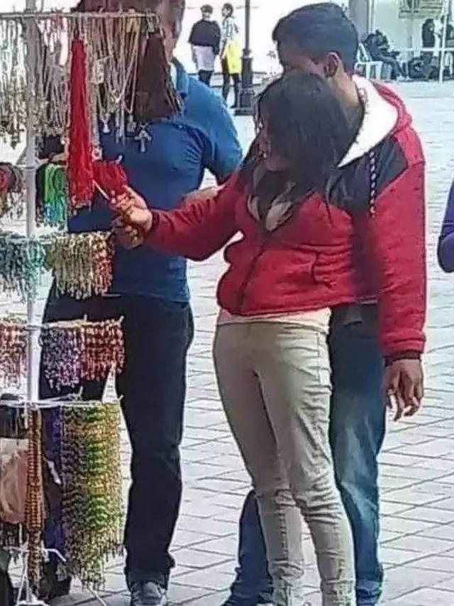 10 Aksi Nyeleneh Orang yang Lagi Pacaran Ini Bikin Geleng Kepala