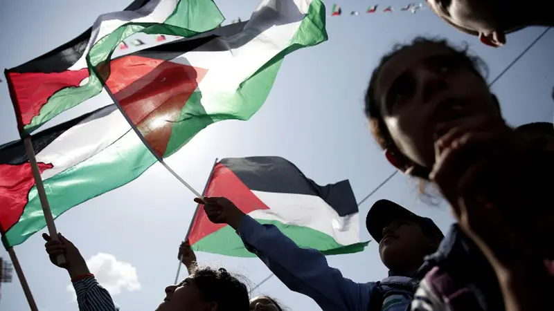 20150930-Kegembiraan Warga Sambut Pengibaran Bendera Palestina di Markas PBB-Palestina