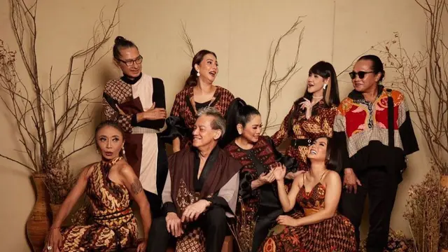 6 Gaya Pemotretan Yuni Shara Bareng 7 Bintang, Curi Perhatian