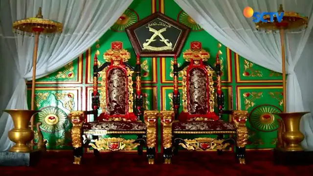 Warisan budaya Islam Kerajaan Tidore tergambar di setiap sudut Kedaton Kesultanan Tidore. Mulai dari pakaian adat, foto-foto Sultan Tidore, hingga singgasana sultan saat upacara adat.