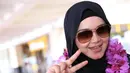 Tidak hanya diisi oleh artis dari Indonesia, pada ultah ke-22, Indosiar juga menghadirkan beberapa artis dari luar negeri. Diantaranya penyanyi dari Malaysia, Siti Nurhaliza. (Adrian Putra/Bintang.com)