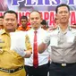 Kapolres Kampar AKBP Asep Dermawan SIK sempat menggelar jumpa pers terkait narkoba sebelum surat pencopotannya keluar. (Liputan6.com/M Syukur)