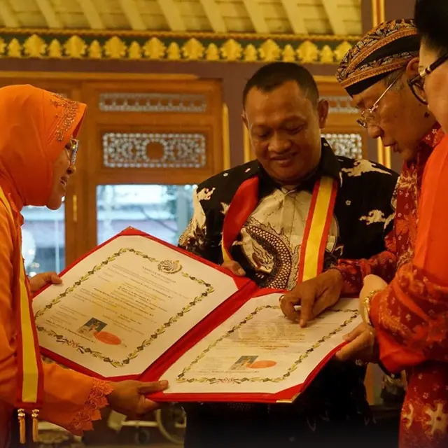 7 Momen Tri Rismaharini Terima Gelar Bangsawan Dari Keraton Surakarta