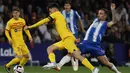 <p>Barcelona akhirnya berhasil kembali merebut gelar juara Liga Spanyol usai menang 4-2 atas Espanyol. (AP Photo/Joan Monfort)</p>