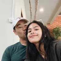 Maudy Ayunda dan suami (Instagram/maudyayunda)