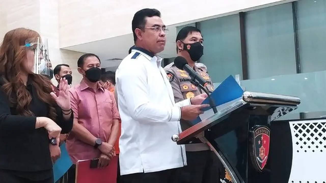 Dirtipideksus Bareskrim Polri Brigjen Whisnu Hermawan diadukan ke polisi oleh Istri mantan Menteri Agraria dan Tata Ruang/Kepala Badan Pertanahan Nasional Ferry Mursyidan Baldan