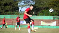 Fabiano Beltrame disebut bakal merapat ke PSM Makassar bila Abdul Sadat jadi manajer tim itu. (Bola.com/Ahmad Latando)