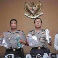 Preskon Polres Jakarta Selatan Barbuk Aa Gatot Brajamusti (Andy Masela/bintang.com)