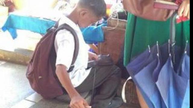 Haru, Kisah Kakak Beradik Jadi Tukang Sol Sepulang Sekolah untuk Biaya Pendidikan