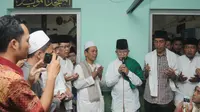 Capres Joko Widodo mendatangi pondok pesantren Al-Muaayad Mangkuyudan, Solo, Jumat (20/6/14) (Liputan6.com/Herman Zakharia)